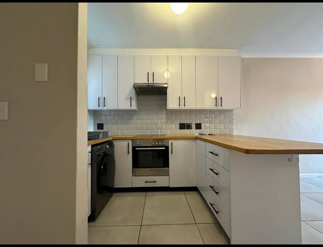 2 BEDROOM PROPERTY TO RENT IN OAKGLEN